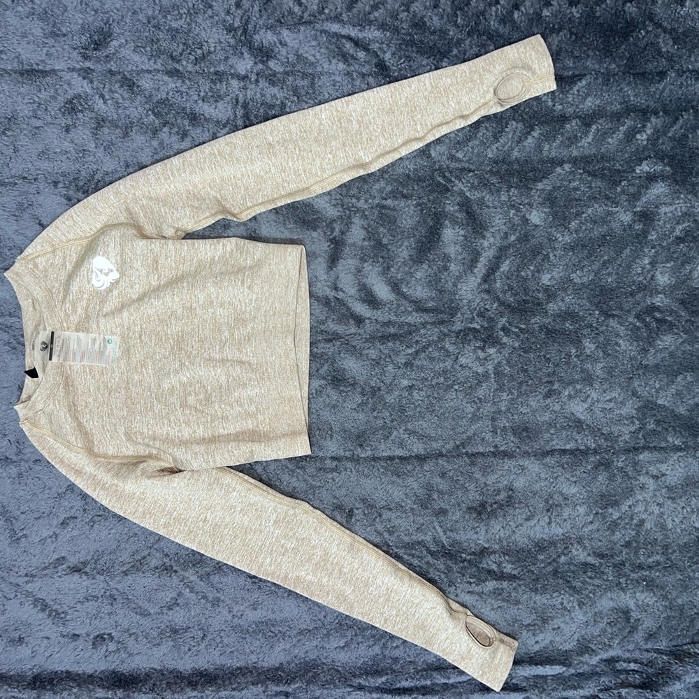Gymshark Beige Long Sleeve Crop Top Thumb Holes NWT